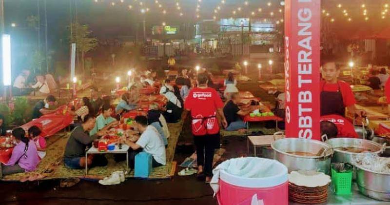 lesehan-sbtb-terang-bulan-malioboro.business.site